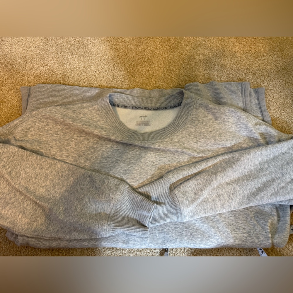 aerie oversized grey sweatshirt with split hem on sides size small - Picture 9 of 10